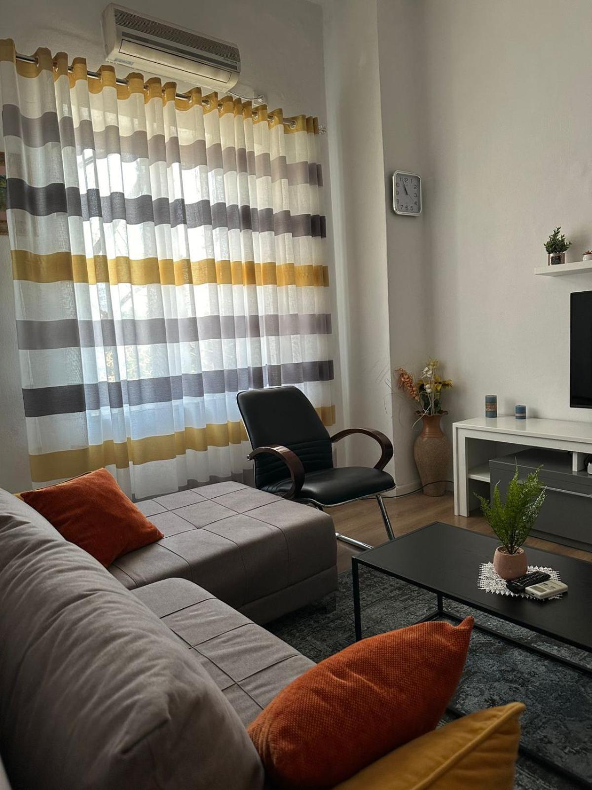 Kelly'S Cozy Hideaway - Central Tirana Exterior photo