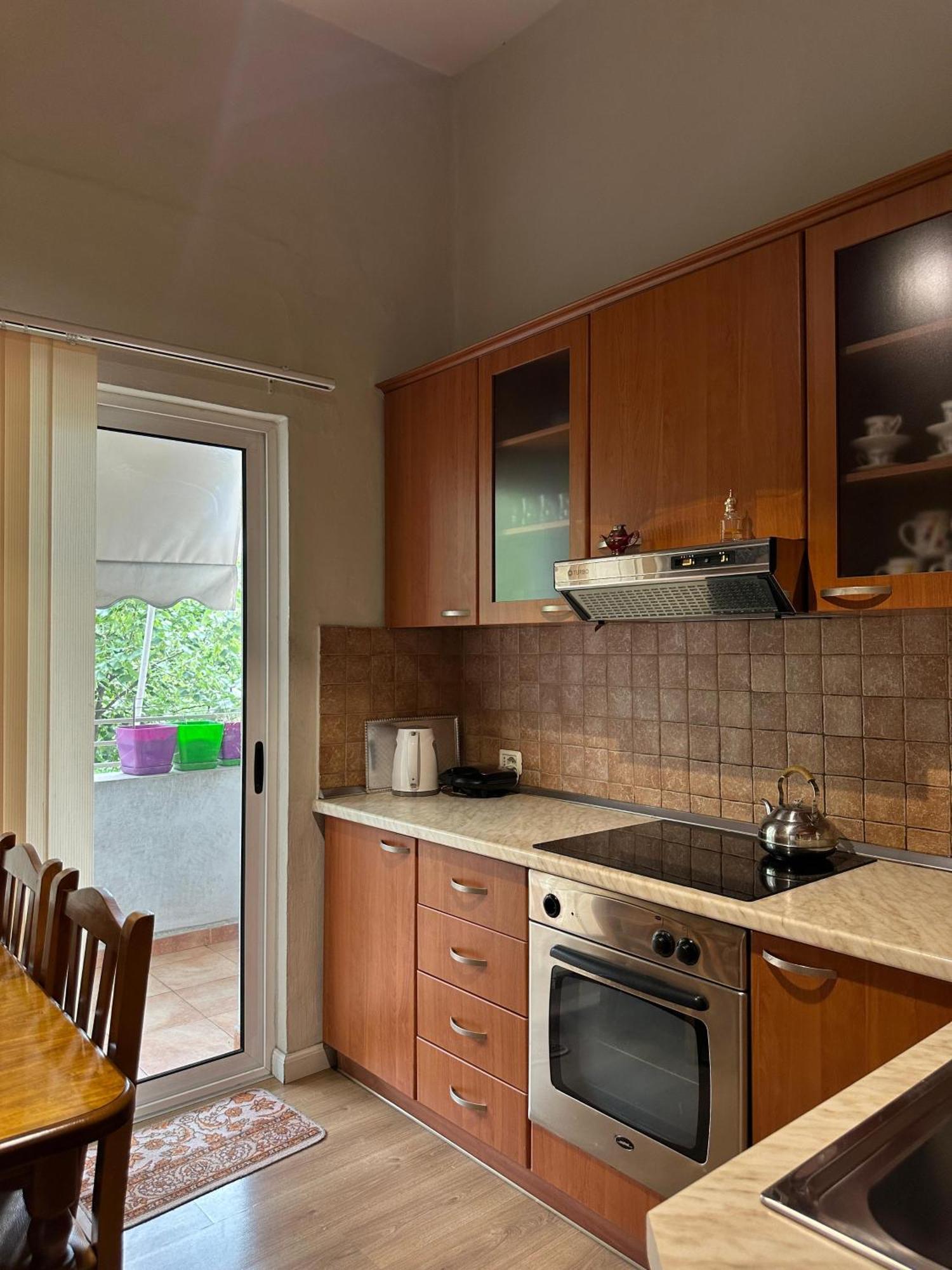 Kelly'S Cozy Hideaway - Central Tirana Exterior photo